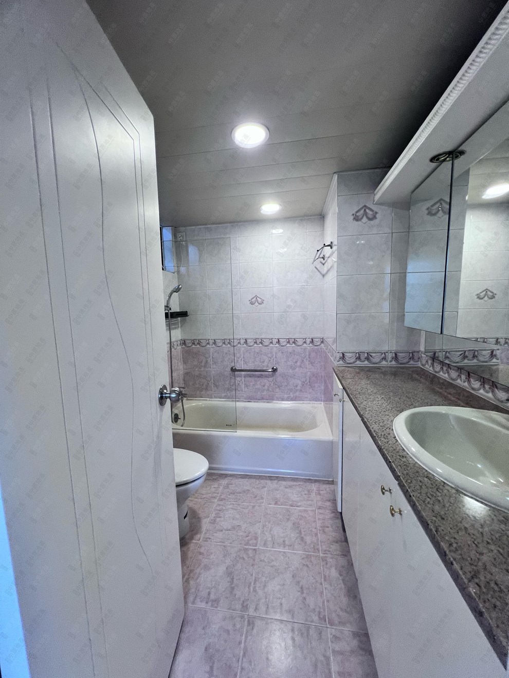 Unit Interior-Master Bathroom