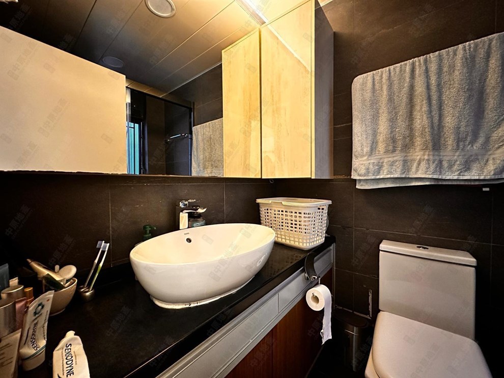 Unit Interior-Bathroom