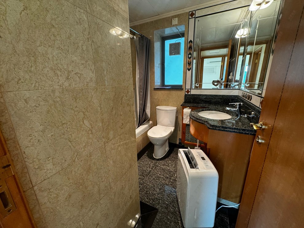 Unit Interior-Bathroom