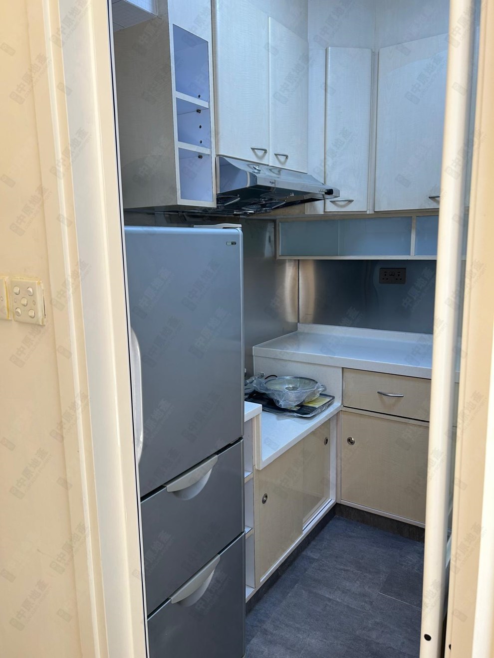 Unit Interior-Kitchen