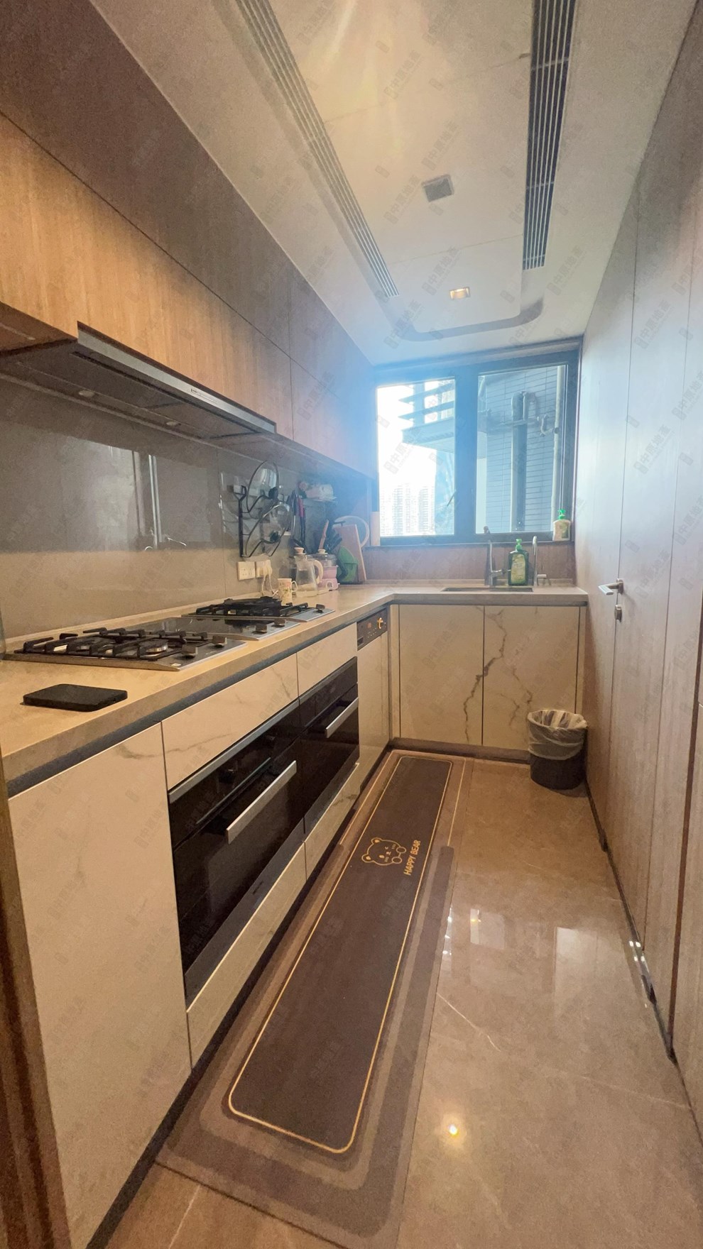 Unit Interior-Kitchen