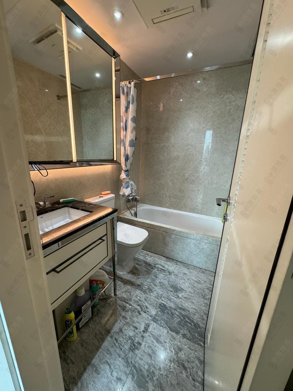 Unit Interior-Master Bathroom