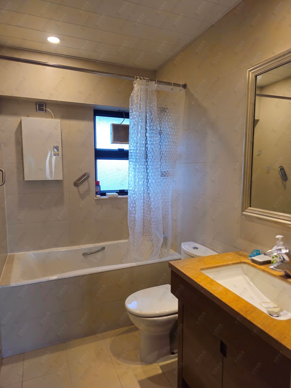Unit Interior-Master Bathroom