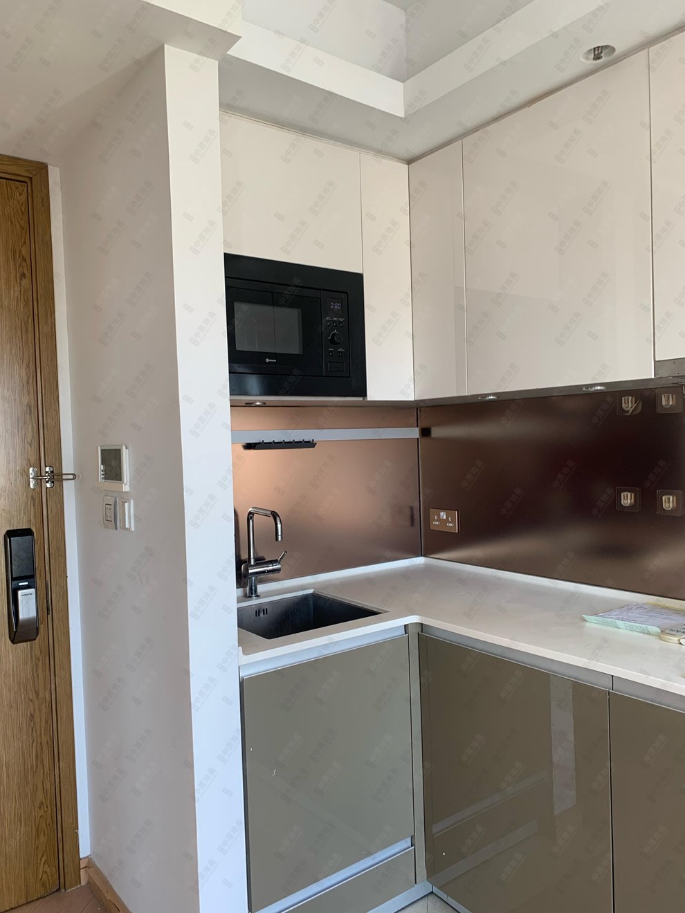 Unit Interior-Kitchen