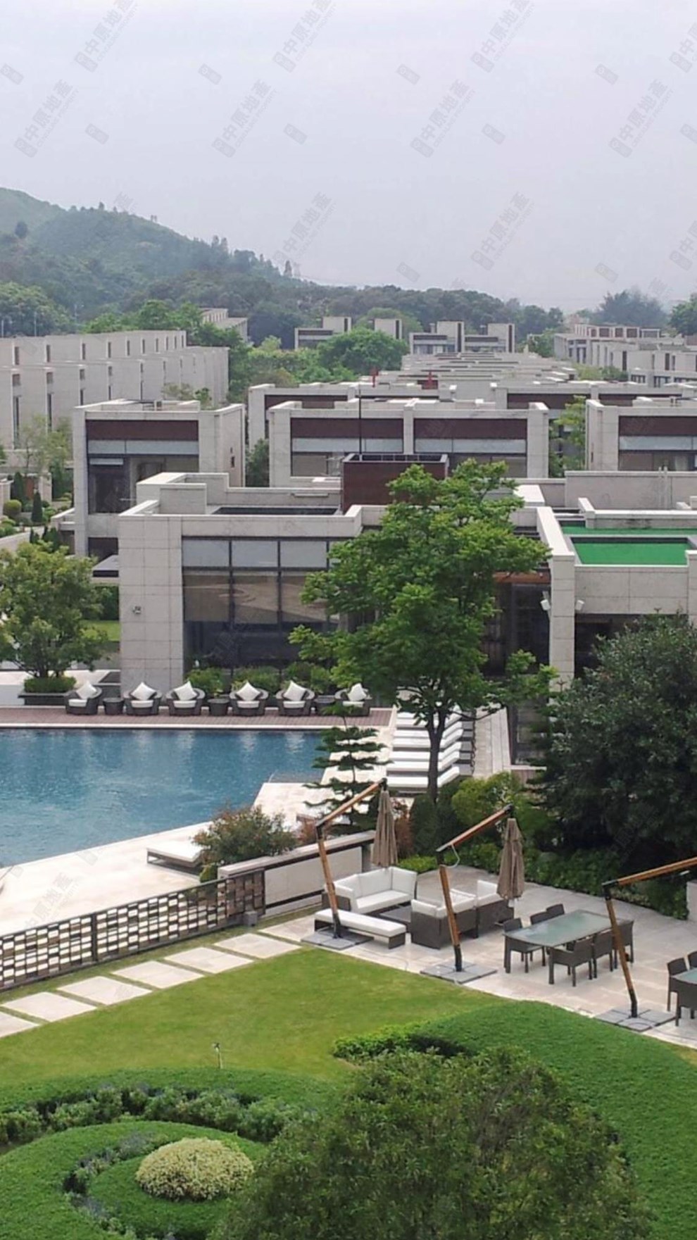 Unit Exterior-Swimming Pool