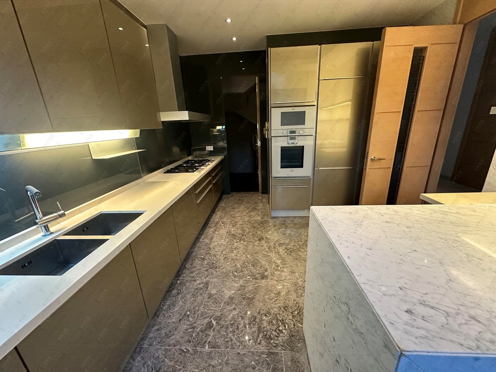 Unit Interior-Kitchen
