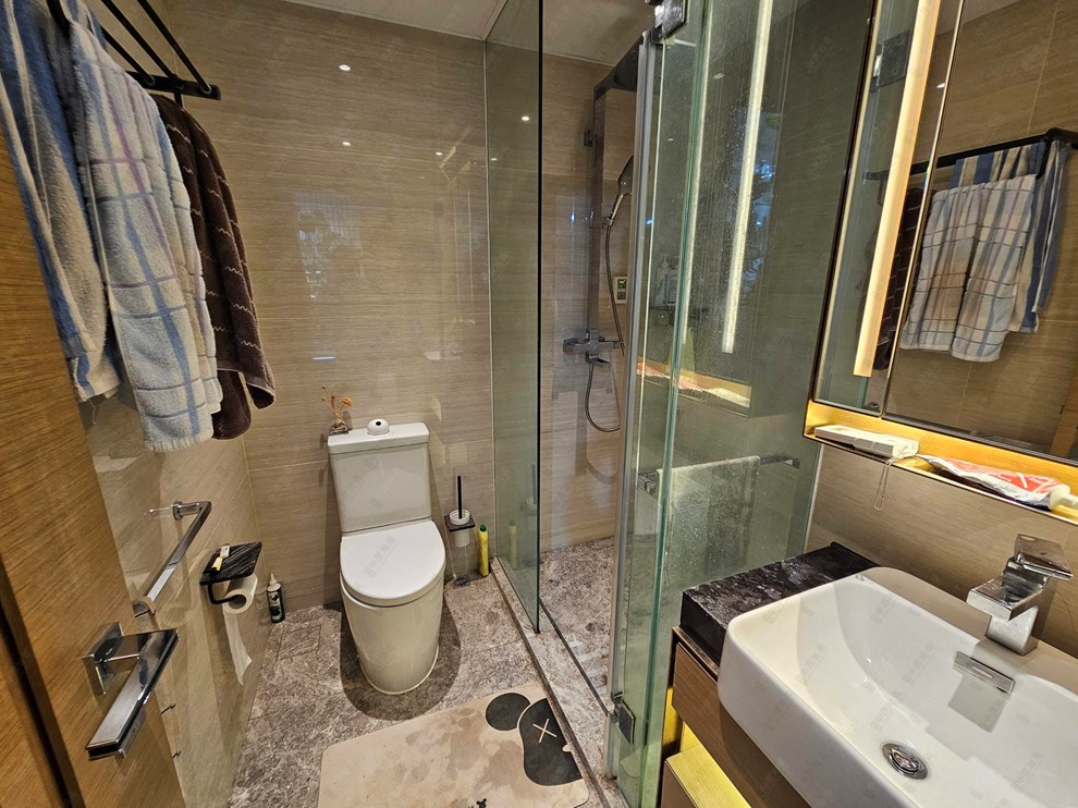 Unit Interior-Bathroom