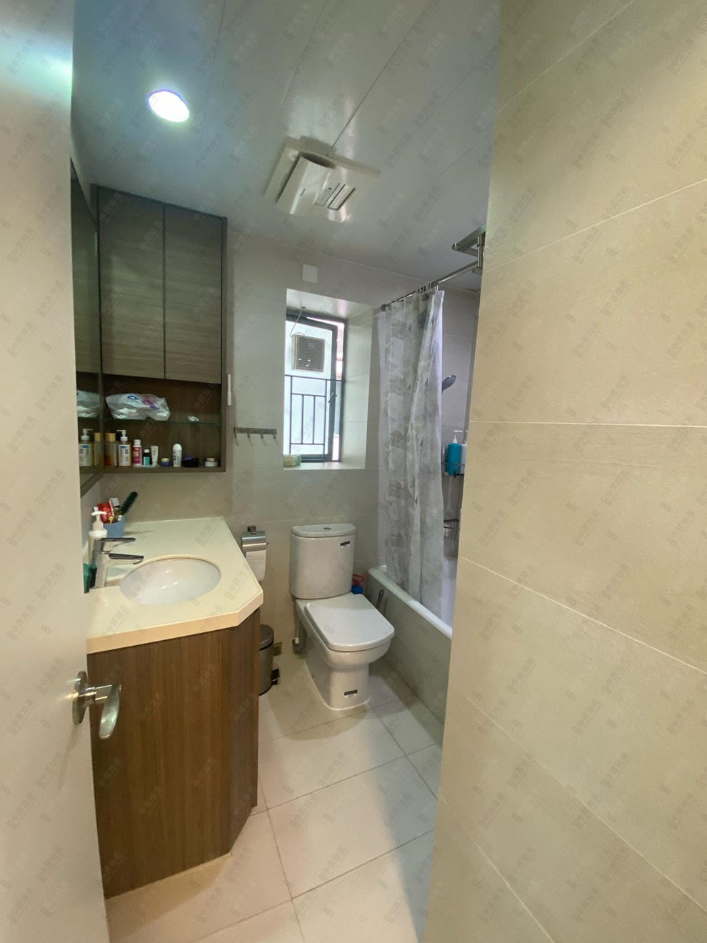 Unit Interior-Master Bathroom