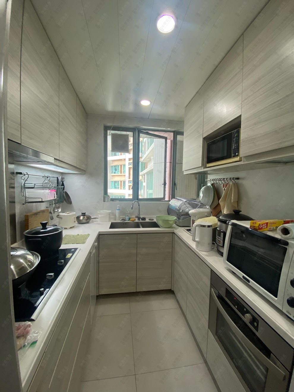 Unit Interior-Kitchen