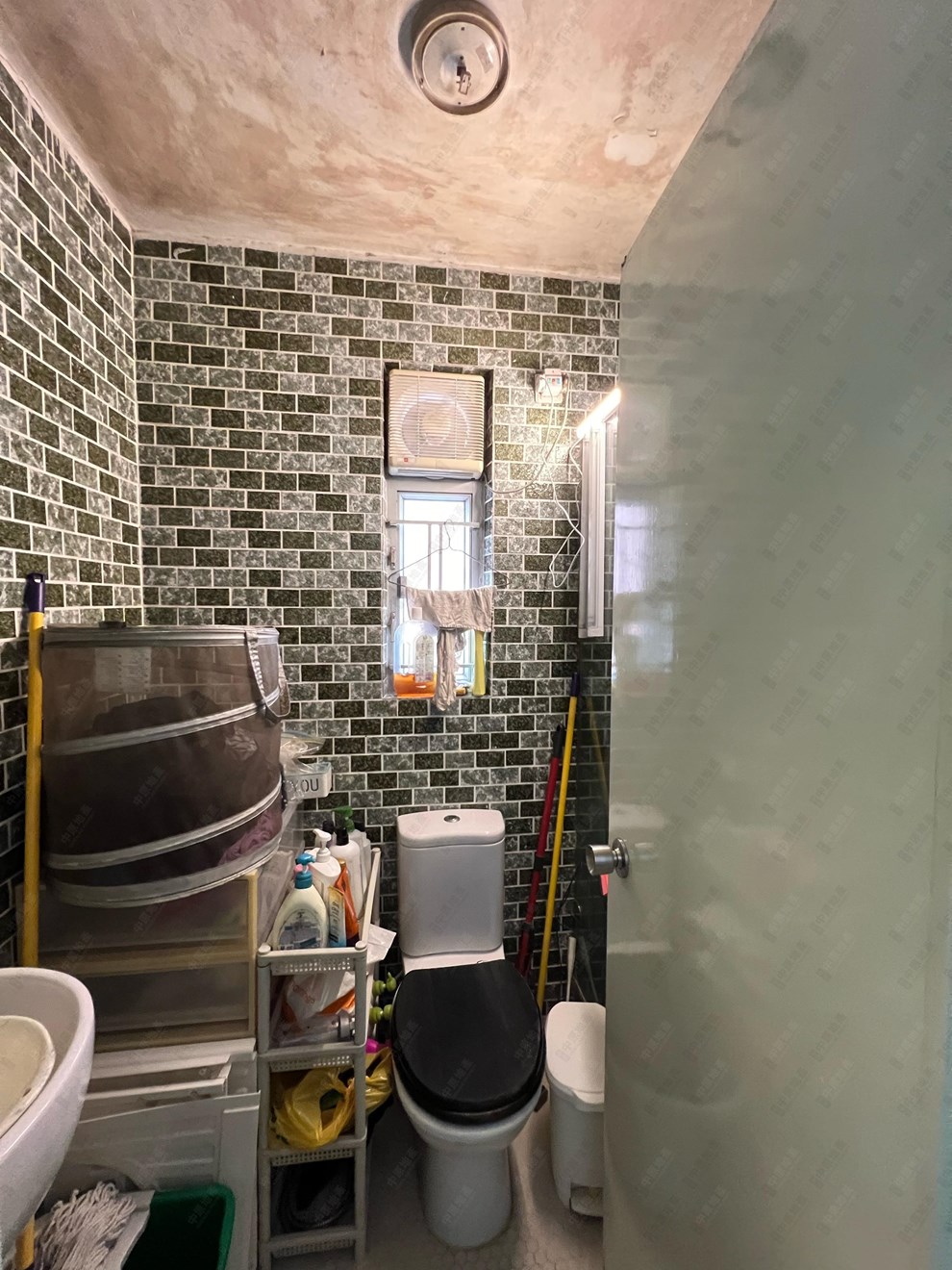 Unit Interior-Bathroom