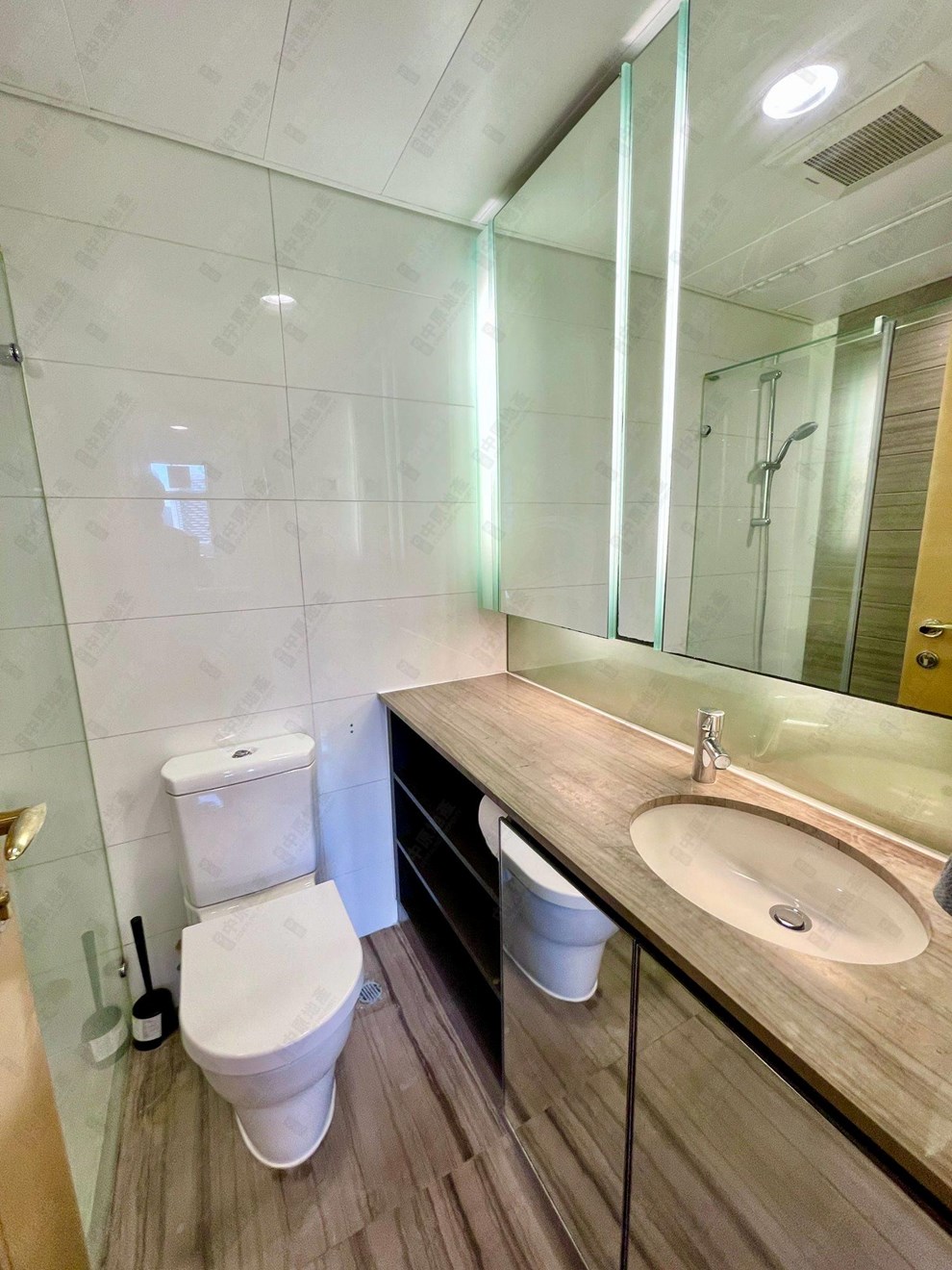 Unit Interior-Washroom