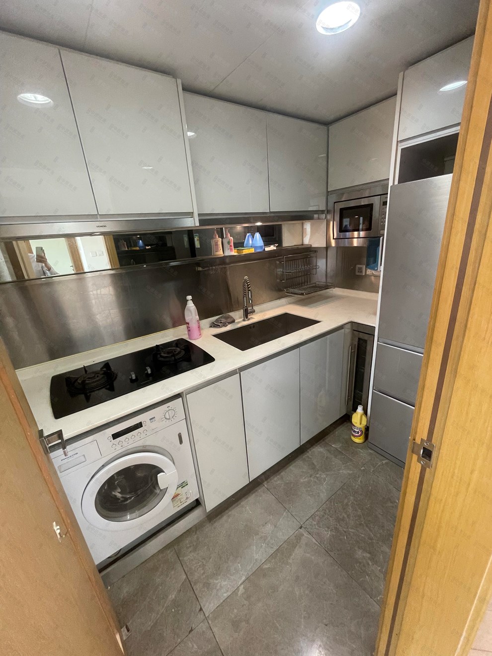 Unit Interior-Kitchen