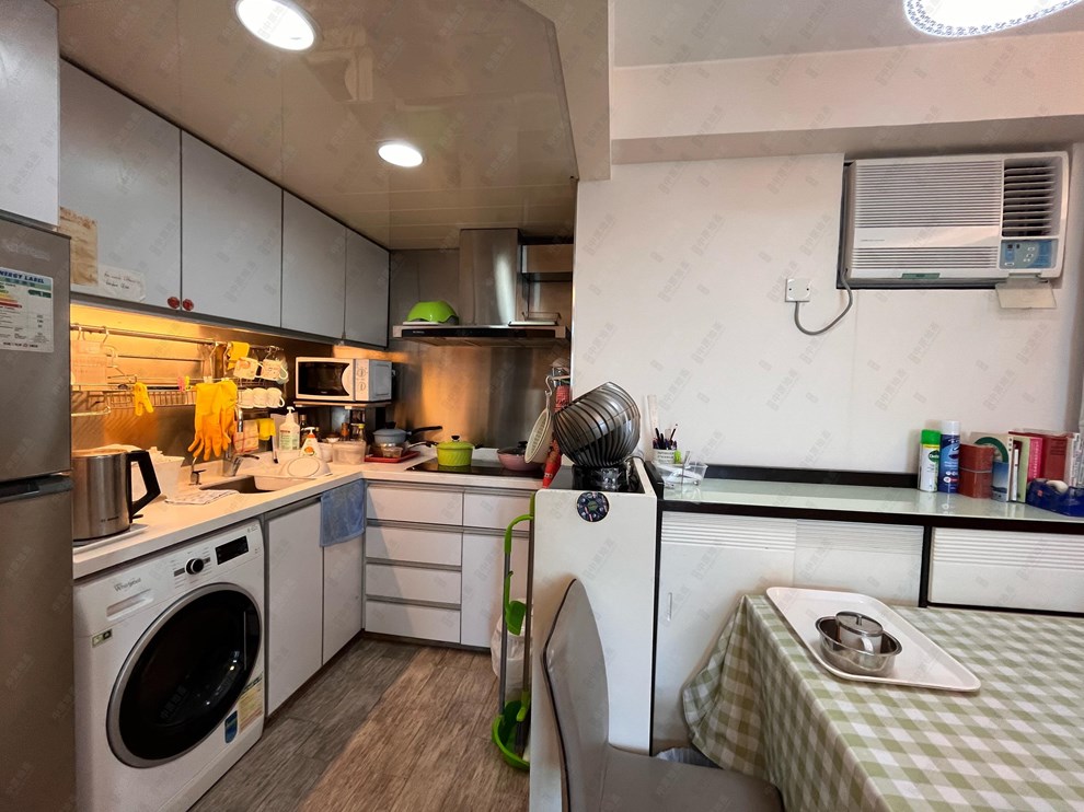 Unit Interior-Kitchen