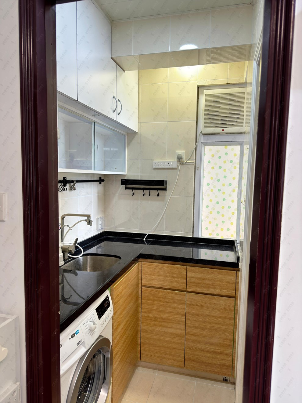 Unit Interior-Kitchen