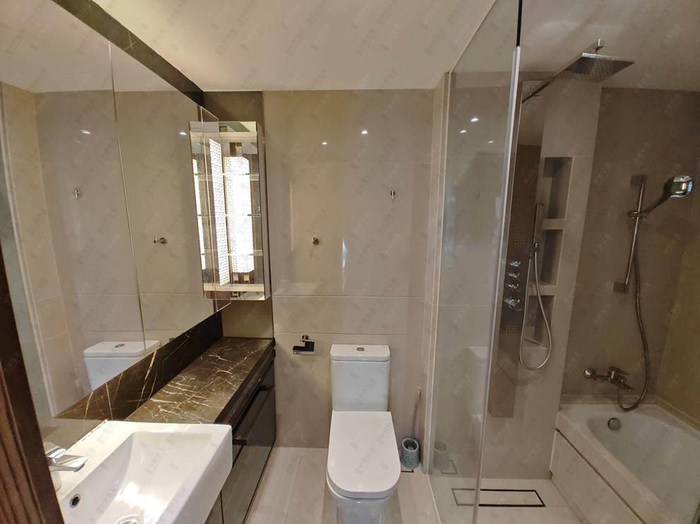Unit Interior-Master Bathroom
