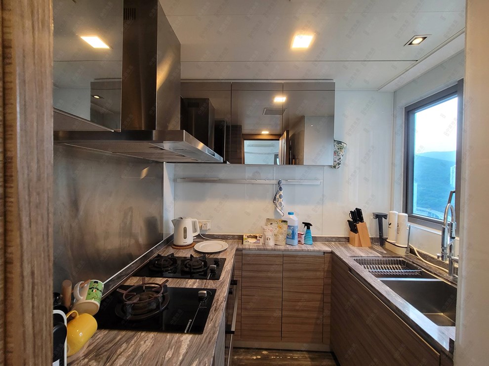 Unit Interior-Kitchen