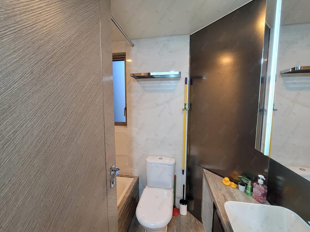 Unit Interior-Bathroom