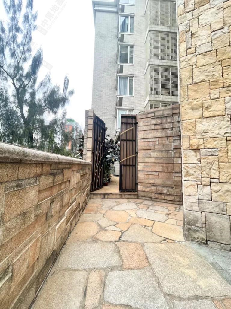 Unit Exterior-Garden