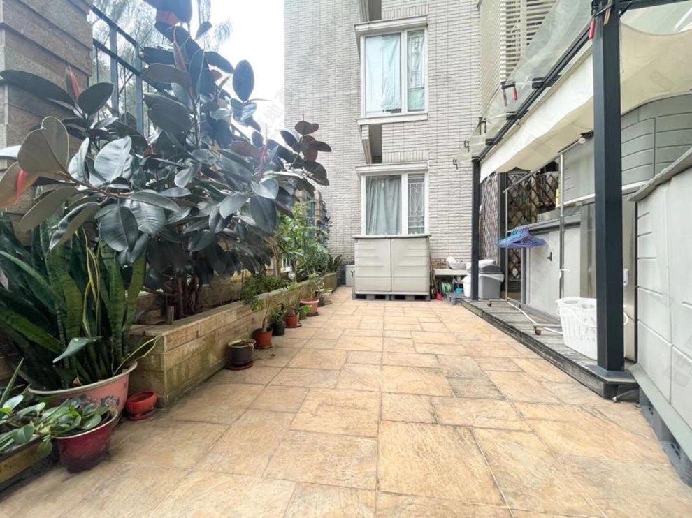 Unit Exterior-Garden
