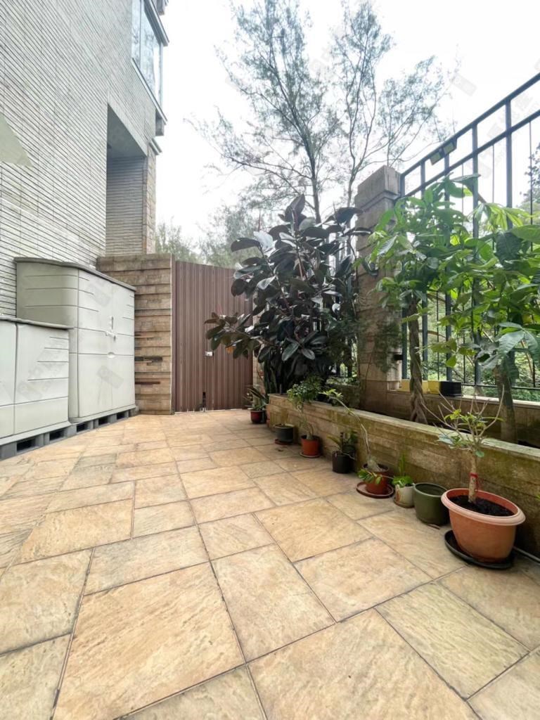 Unit Exterior-Garden