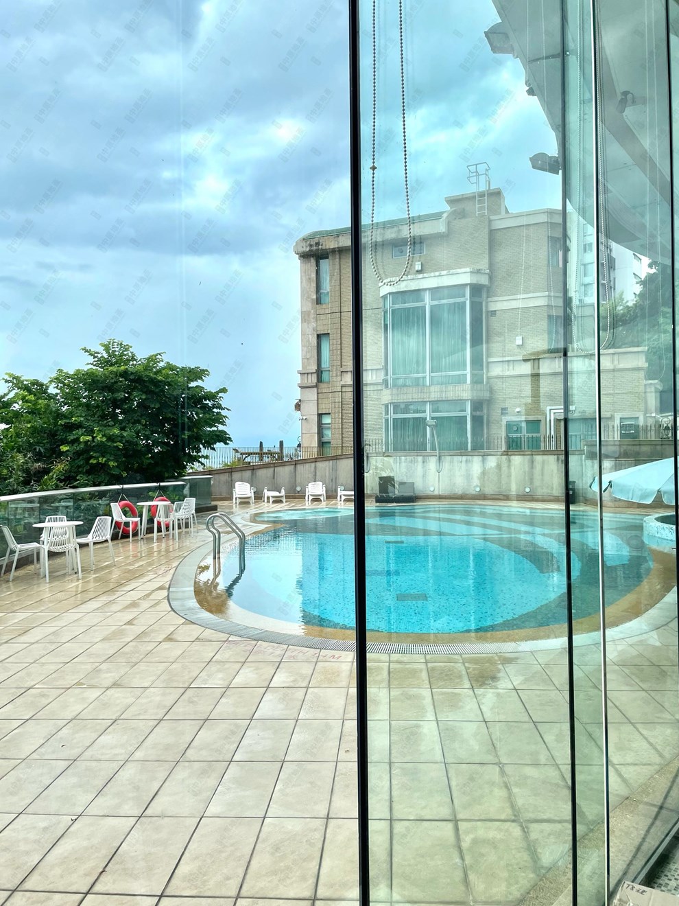 Unit Exterior-Swimming Pool