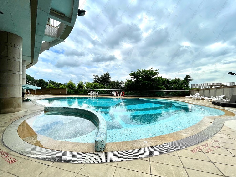 Unit Exterior-Swimming Pool