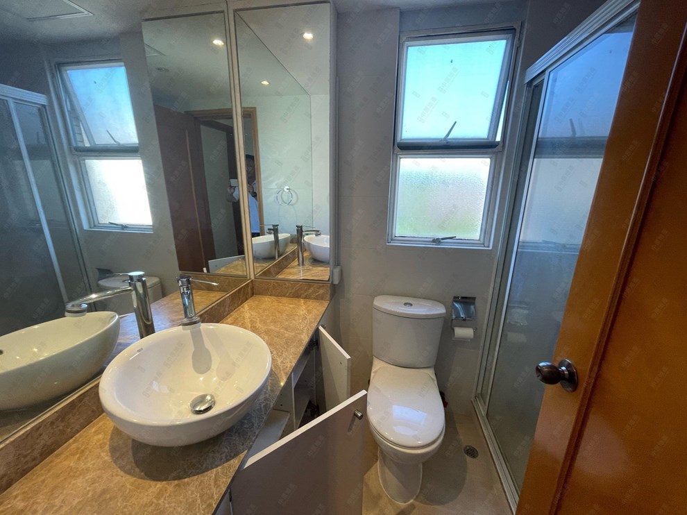 Unit Interior-Bathroom