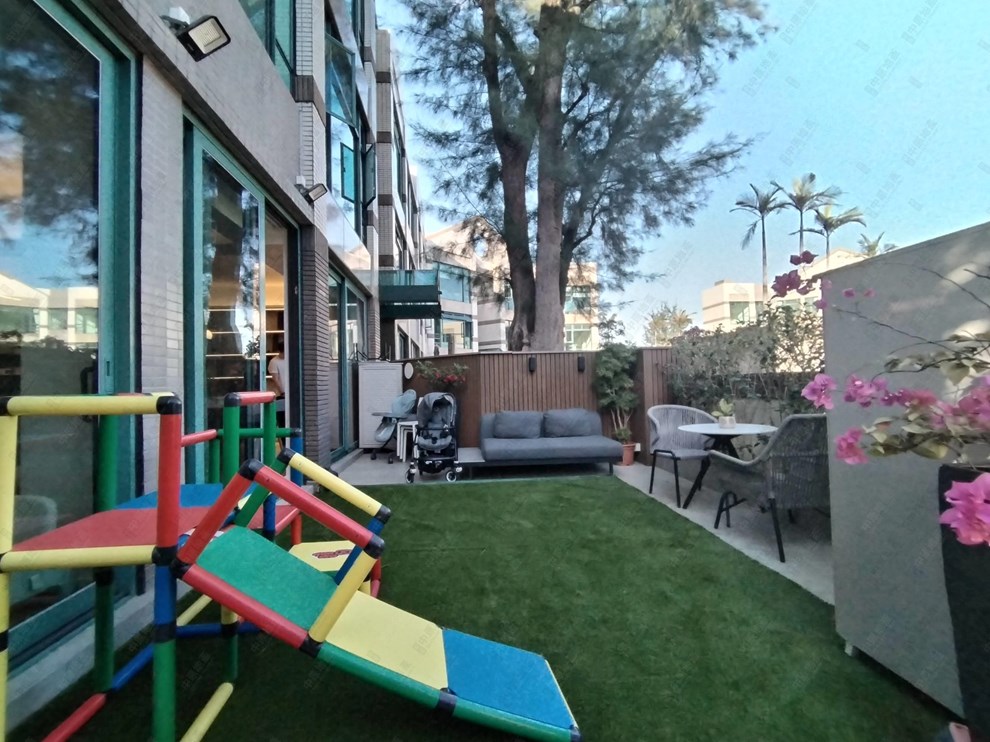 Unit Exterior-Garden