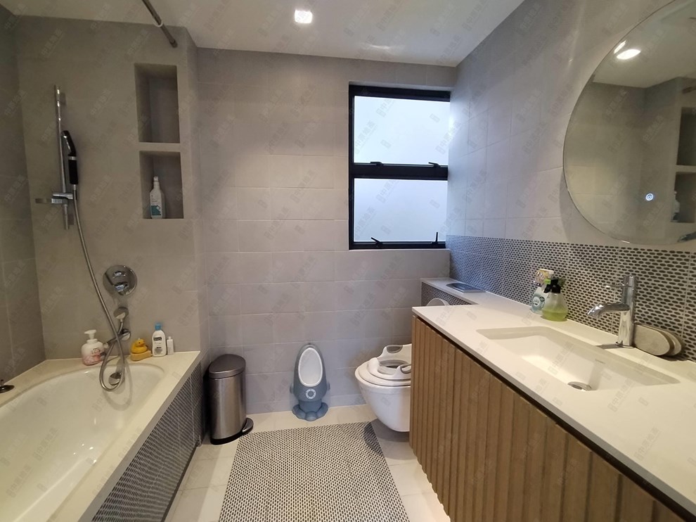 Unit Interior-Master Bathroom