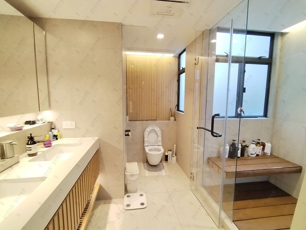 Unit Interior-Master Bathroom