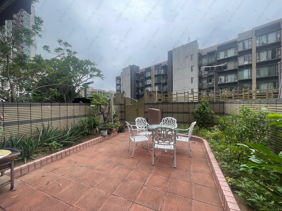 Unit Exterior-Garden