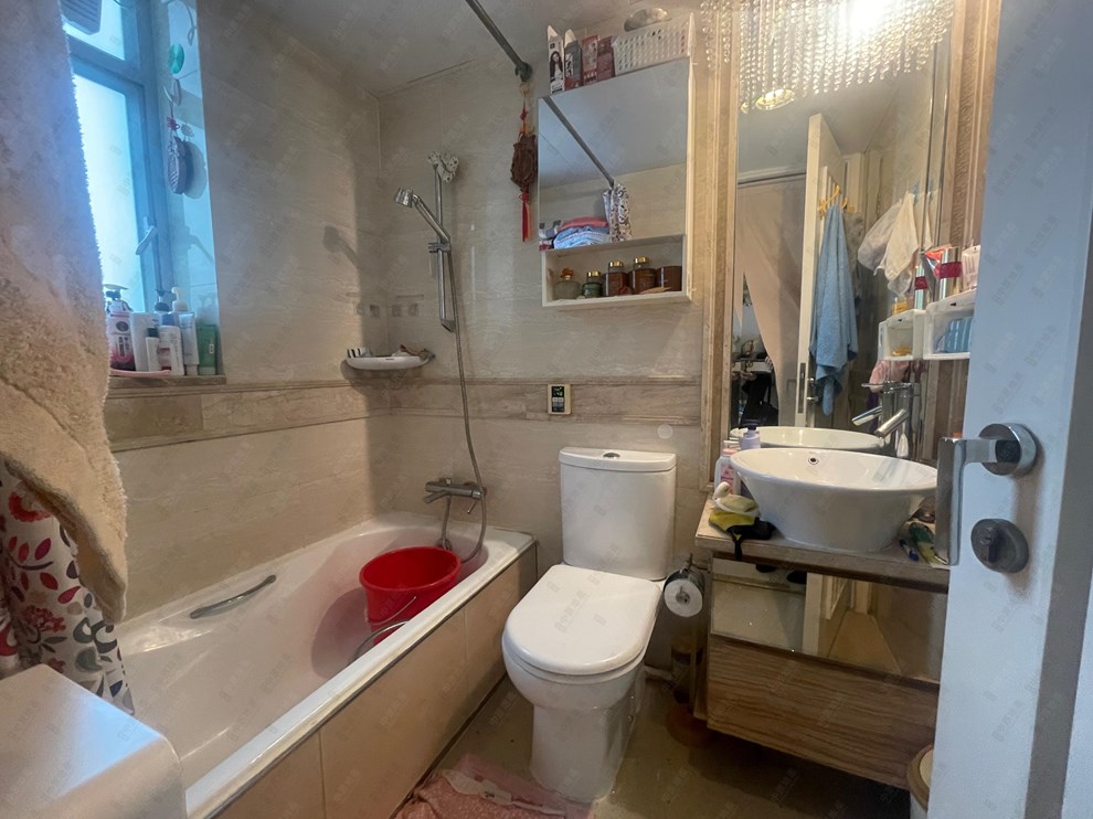 Unit Interior-Bathroom