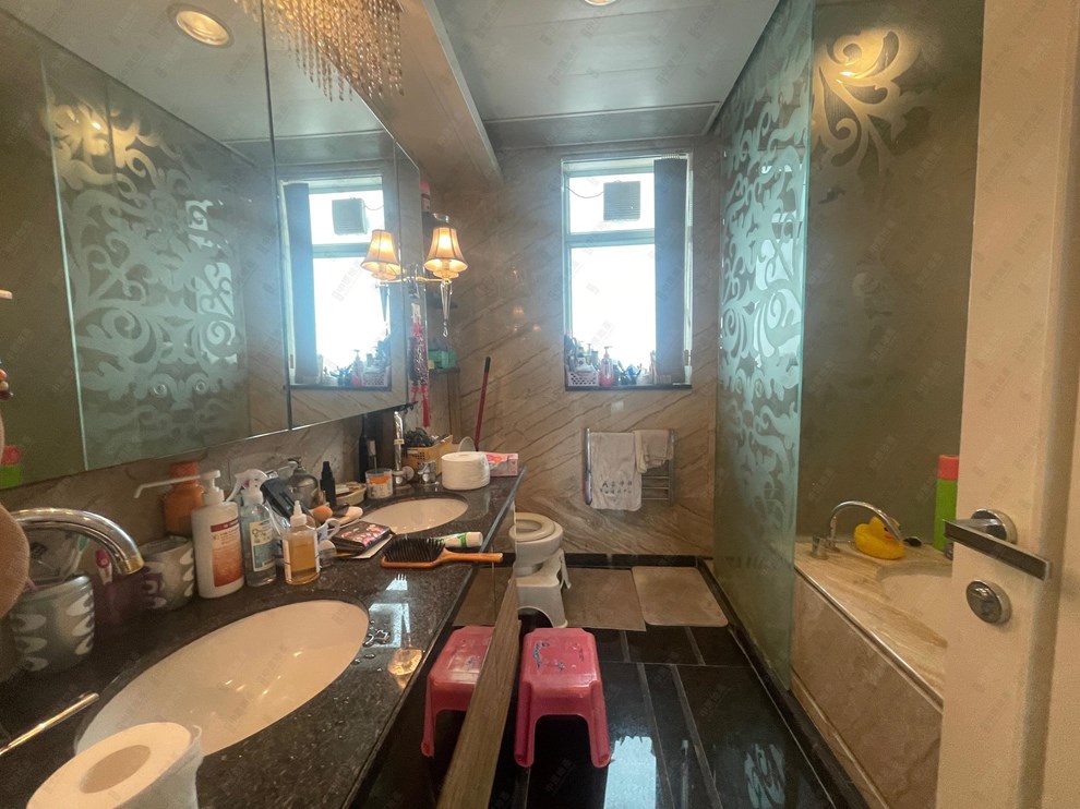 Unit Interior-Master Bathroom