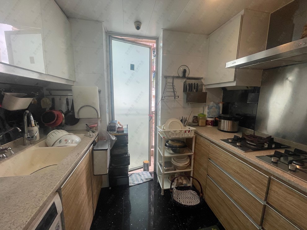 Unit Interior-Kitchen