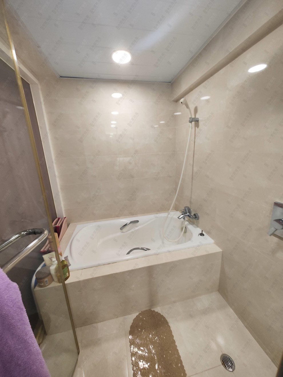 Unit Interior-Master Bathroom