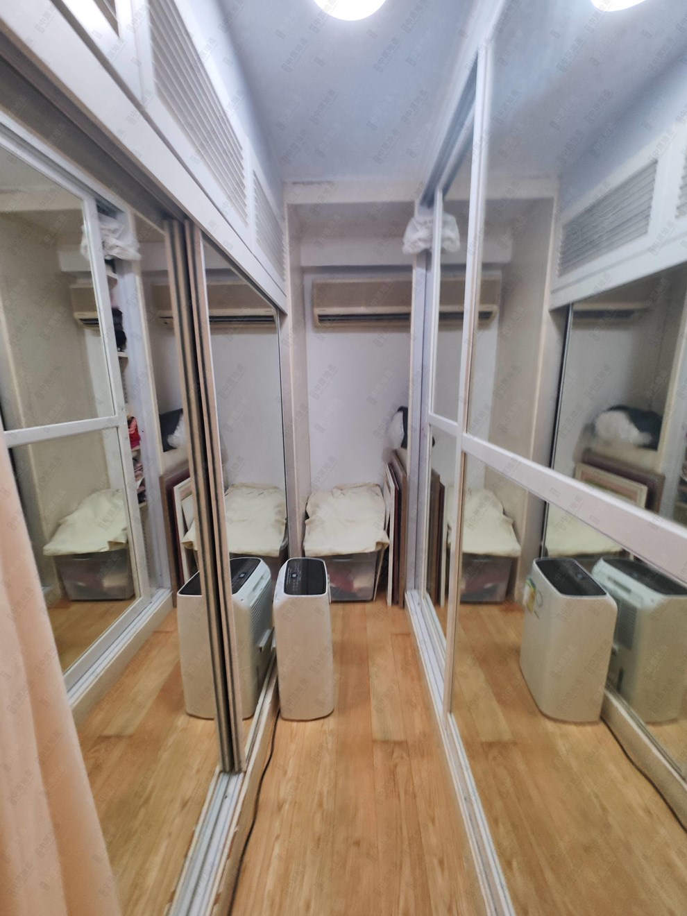 Unit Interior-Cloak Room