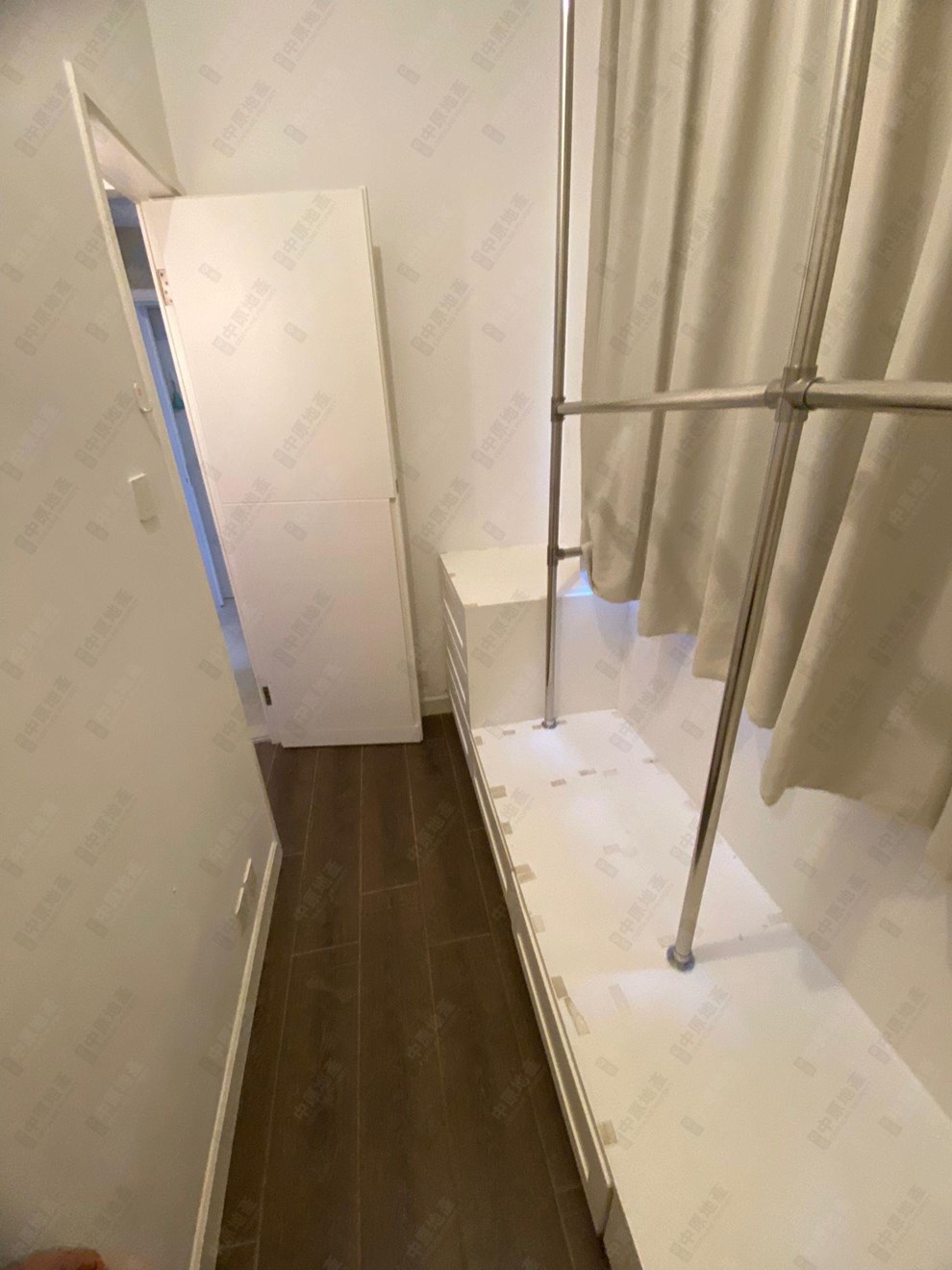 Unit Interior-Cloak Room