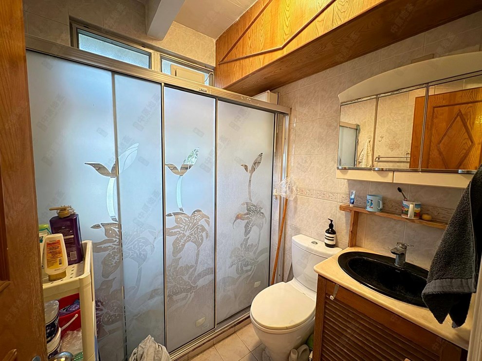 Unit Interior-Bathroom