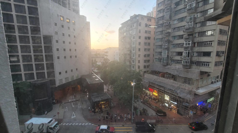 窗外景觀-由睡房