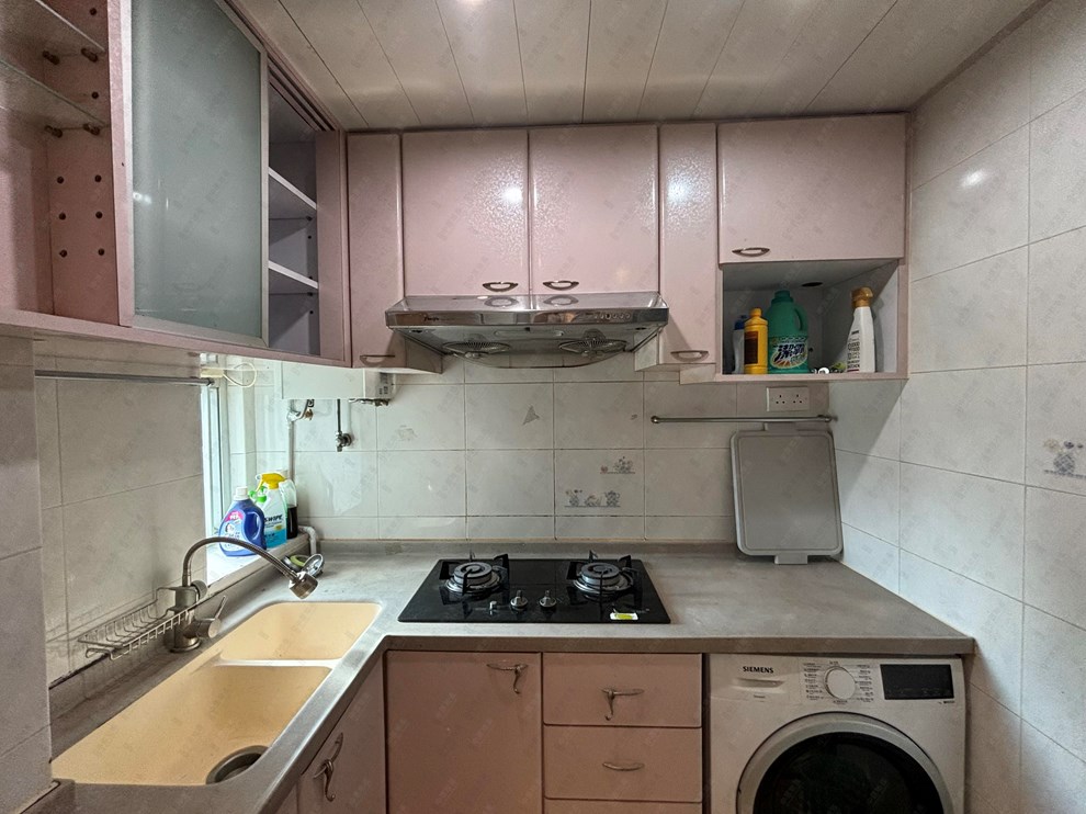 Unit Interior-Kitchen
