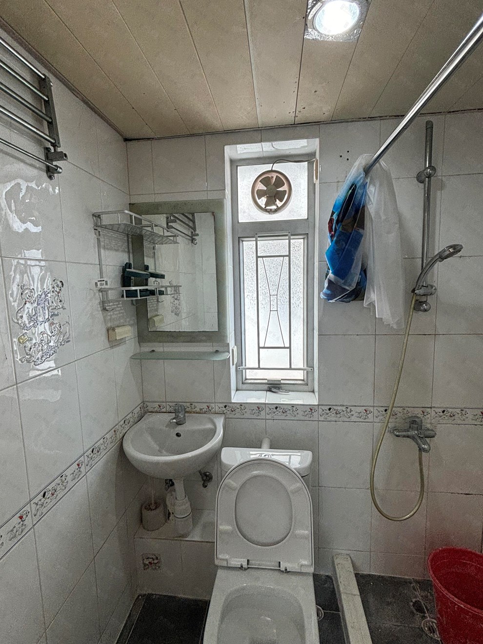 Unit Interior-Bathroom