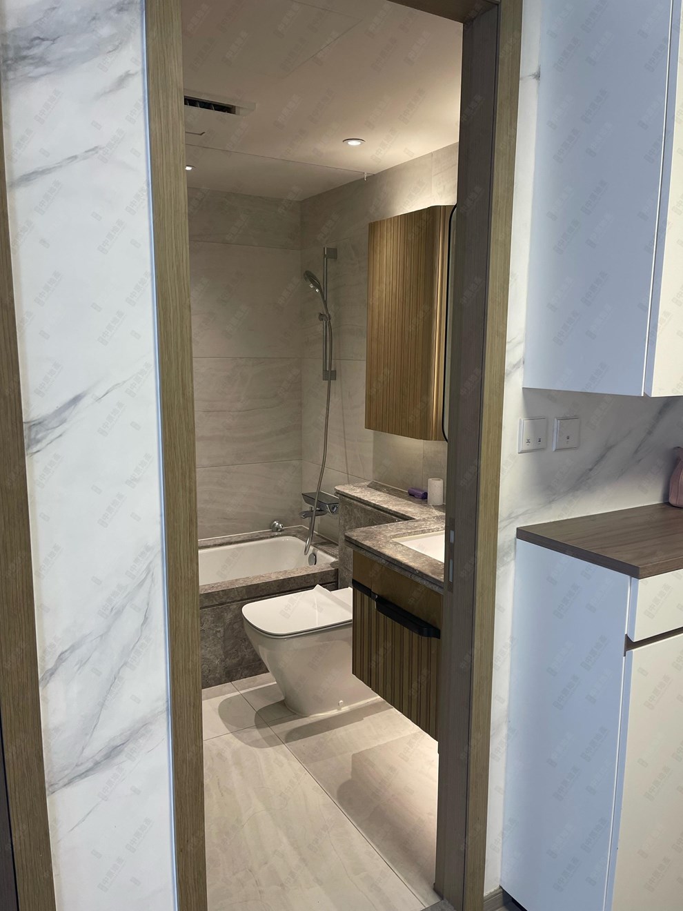 Unit Interior-Washroom