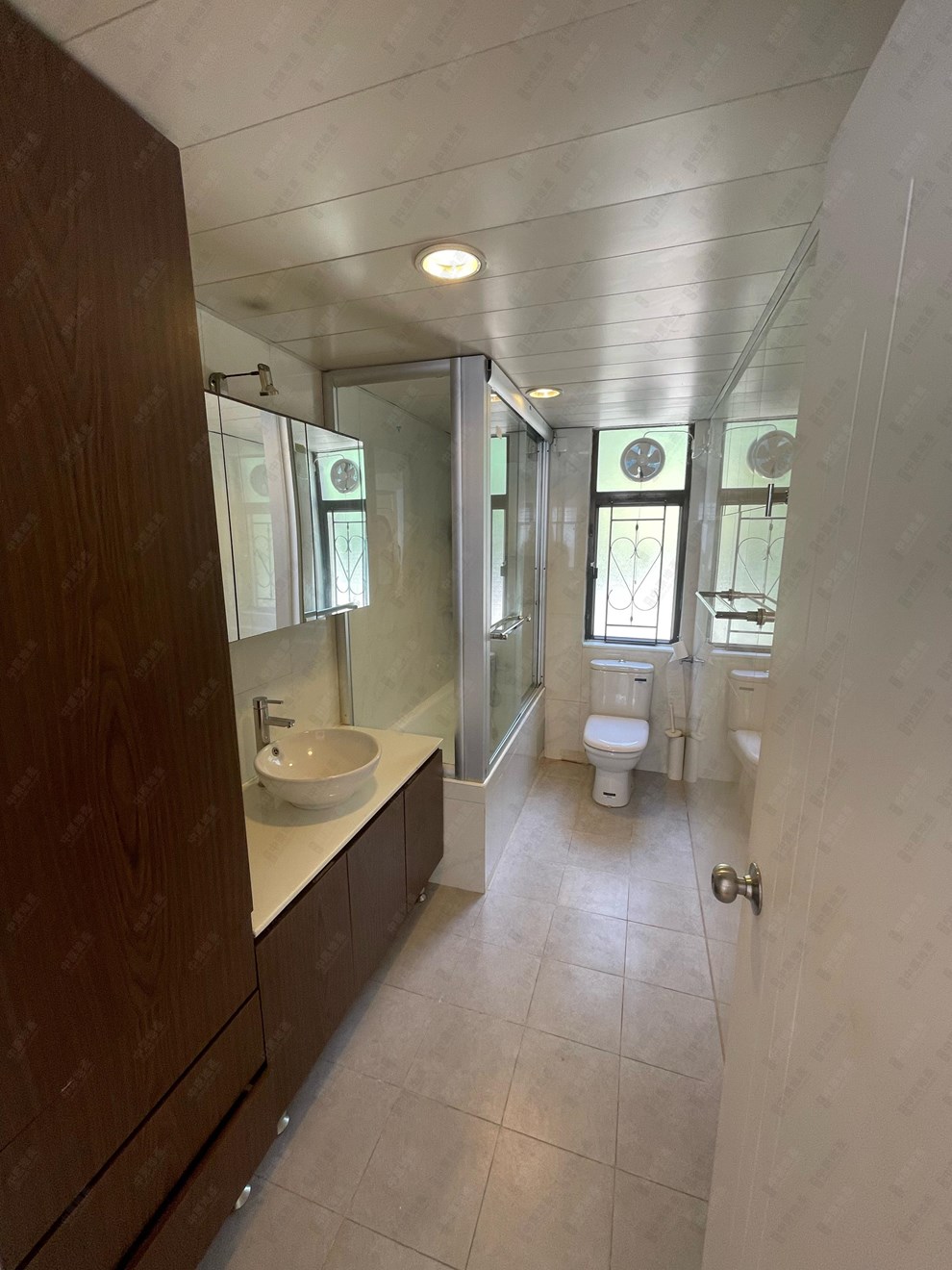 Unit Interior-Master Bathroom