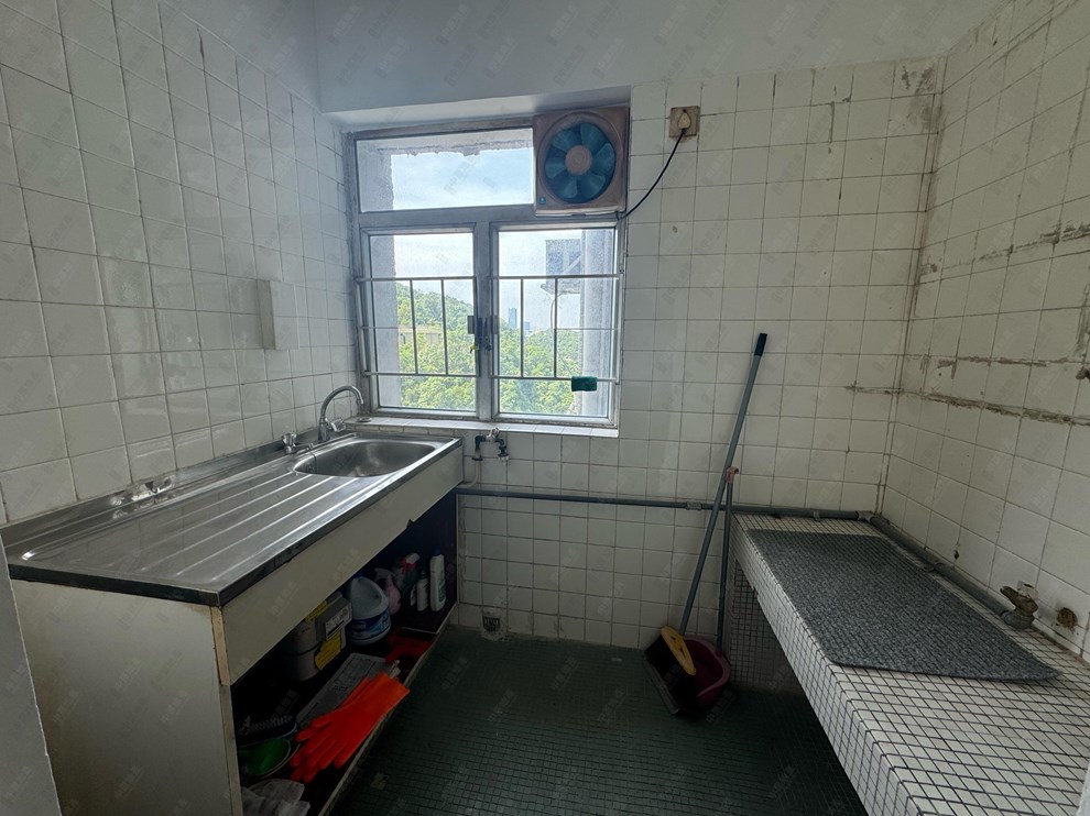 Unit Interior-Kitchen