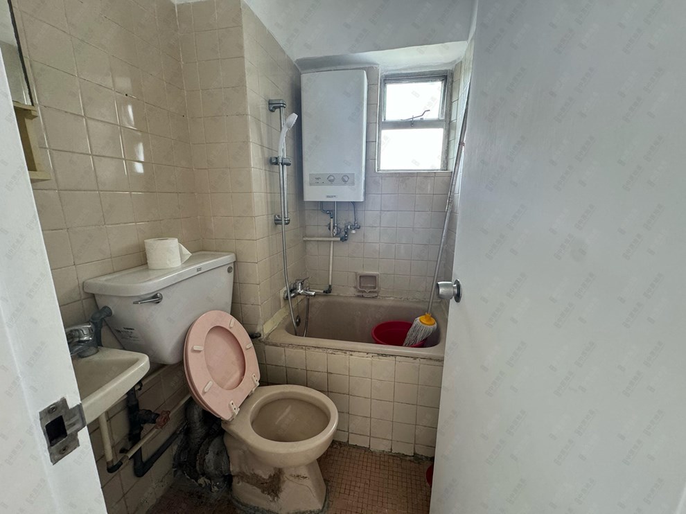 Unit Interior-Bathroom