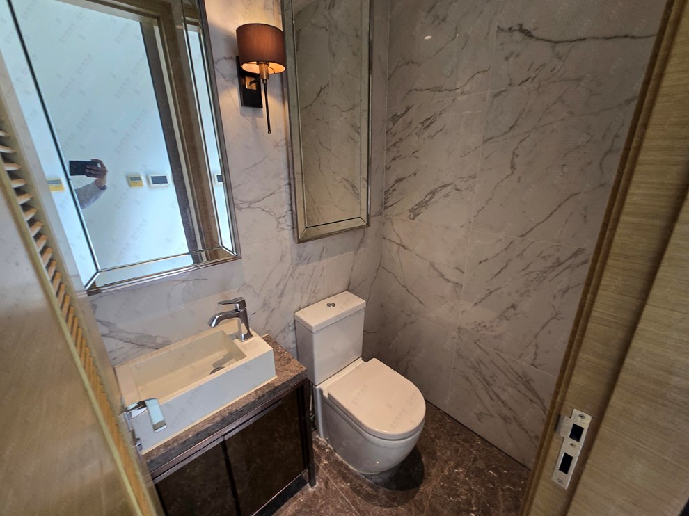Unit Interior-Bathroom