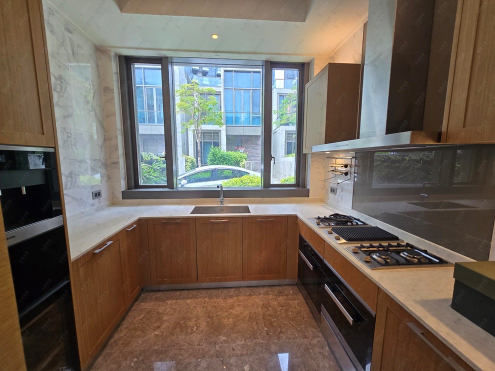 Unit Interior-Kitchen