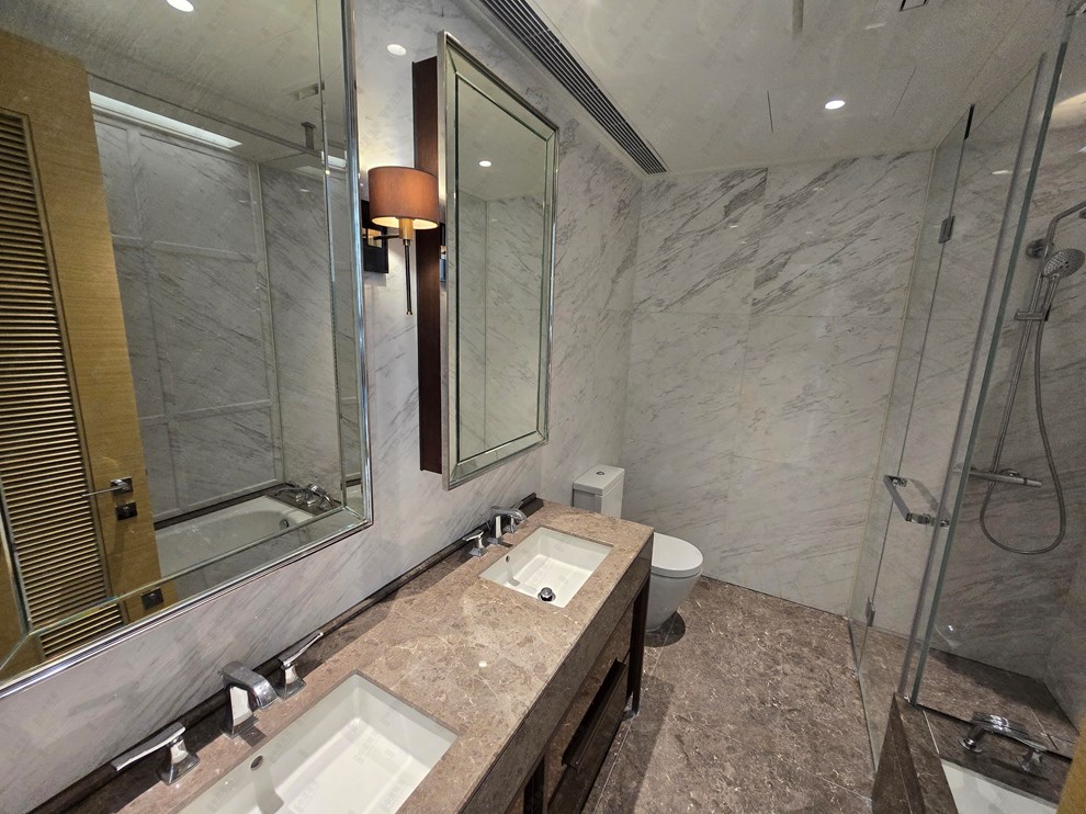 Unit Interior-Master Bathroom