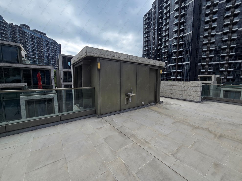 Unit Exterior-Roof