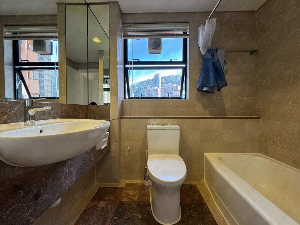 Unit Interior-Master Bathroom